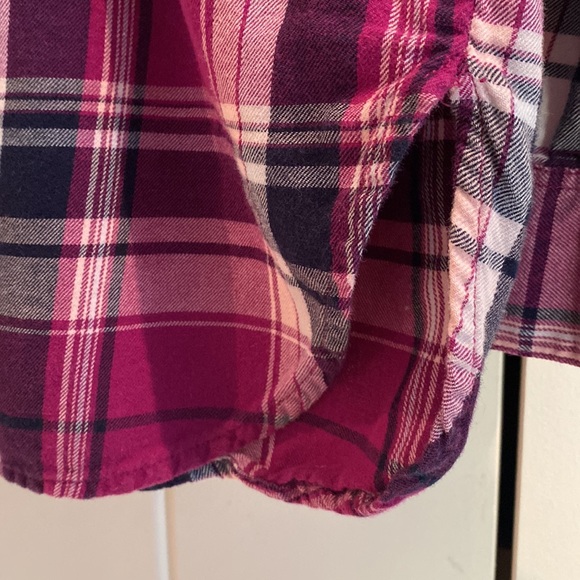 Old Navy ‘The Boyfriend Shirt’ - Picture 6 of 6